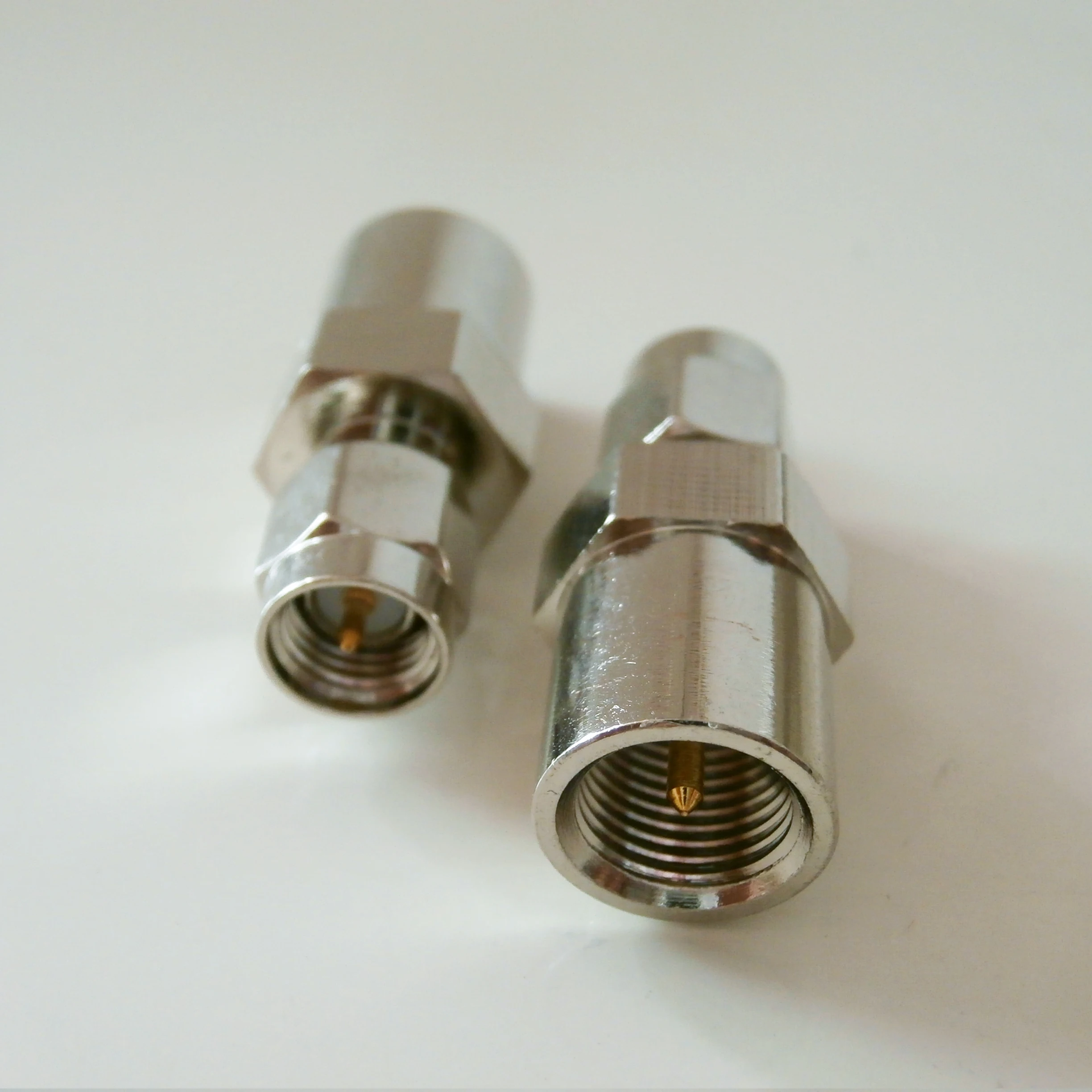 

1 шт. адаптер заглушка FME Мужской к SMA Штекер РЧ коаксиальный разъем прямой