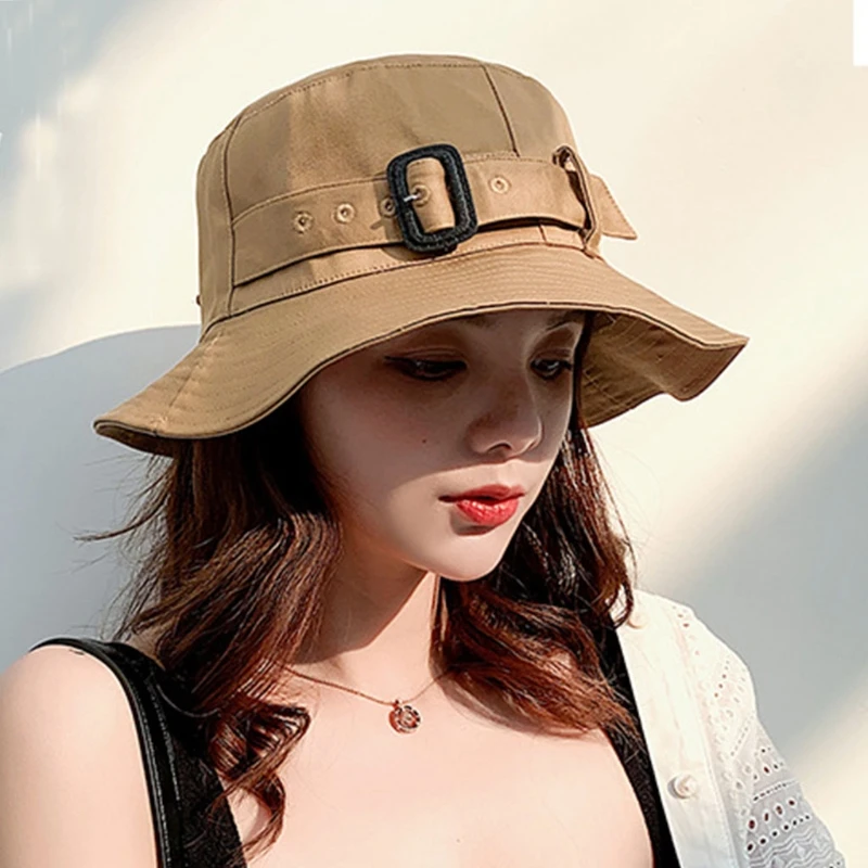 

Панама женская однотонная в Корейском стиле, элегантная уличная пляжная шляпа с широкими полями и ремнем с пряжкой, для защиты от солнца, ле...