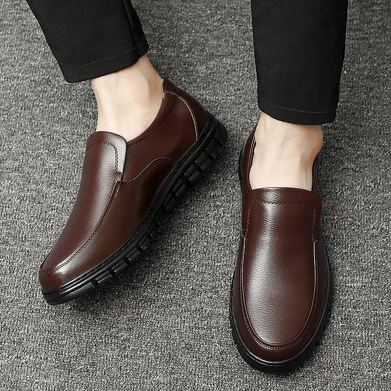 Новинка Мужская кожаная обувь Модные лоферы из натуральной кожи Дышащая