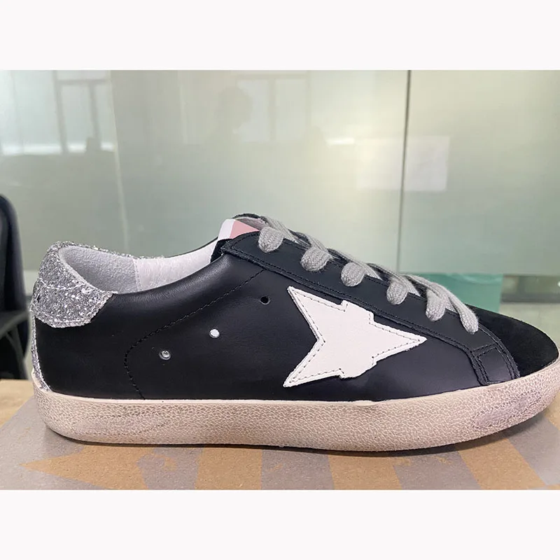 

Всесезонные новые детские спортивные туфли из воловьей кожи с нескользящим носком износостойкие повседневные модные туфли для родителей и...