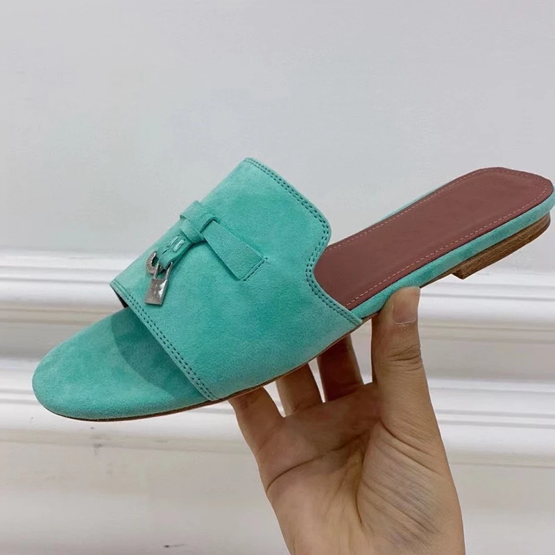 

New Beach shoes Real Kid Suede Flat Slippers Women Metal Lock Leisure Sandals Summer Comfort Vacation Shoes Lazy Mules 2021