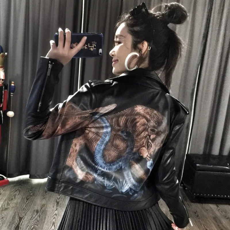 

Italy Top Brand Women Luxury Goatskin Genuine Leather Jacket Lion Snake Printed White Short Coat Gothic Motor Windbreaker Jacket