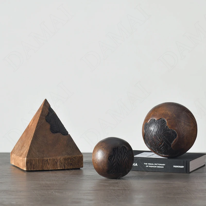 

Creativity Wooden Figurines Hand-carved Solid Wood Round Ball Statue Living Room Bookcase Art Ornaments European Home Decoration