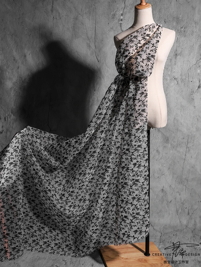 Дизайнерская одежда ткань оригинальный рисунок граффити комикс вышивка