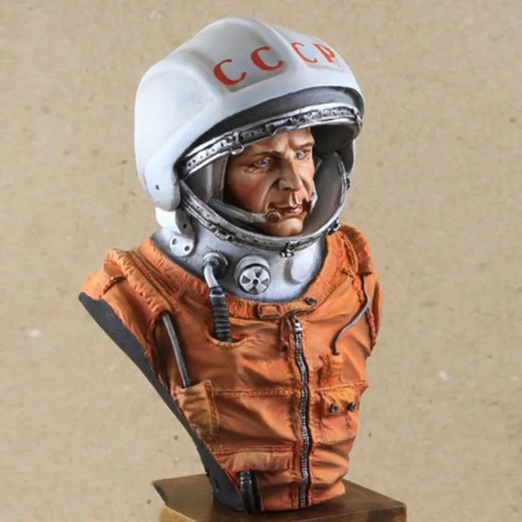 Набор для сборки астронавта из смолы 1/9 | Игрушки и хобби