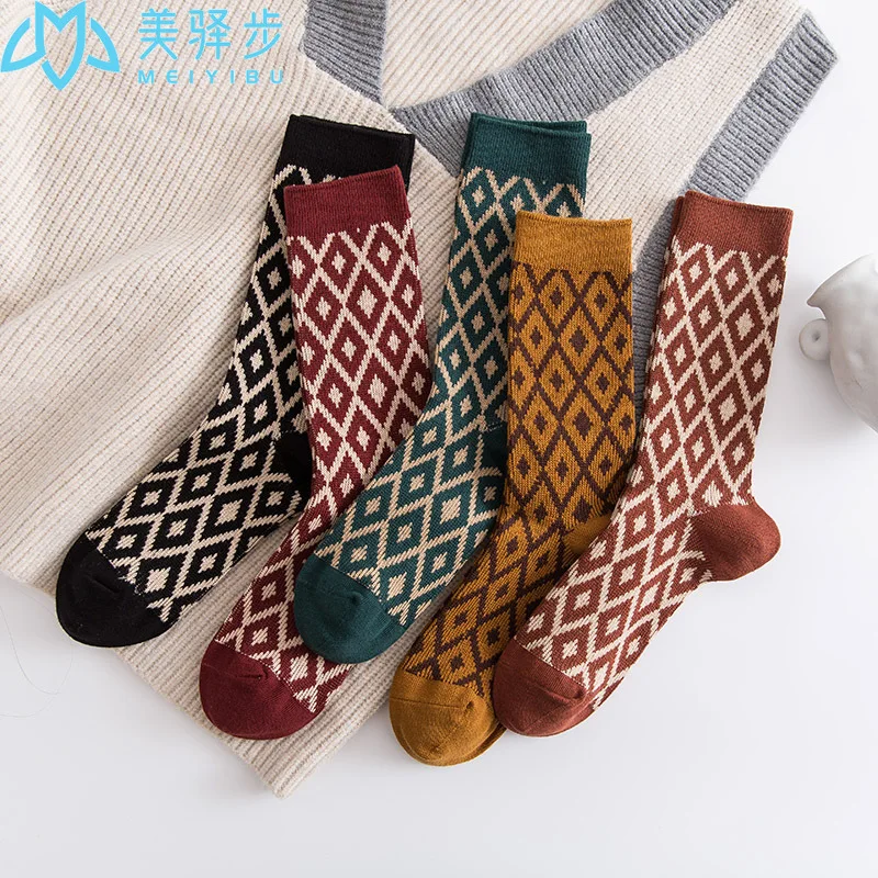 Female Socks Wholesale 10 PAIRS PER SET Autumn and Winter Retro Women Socks