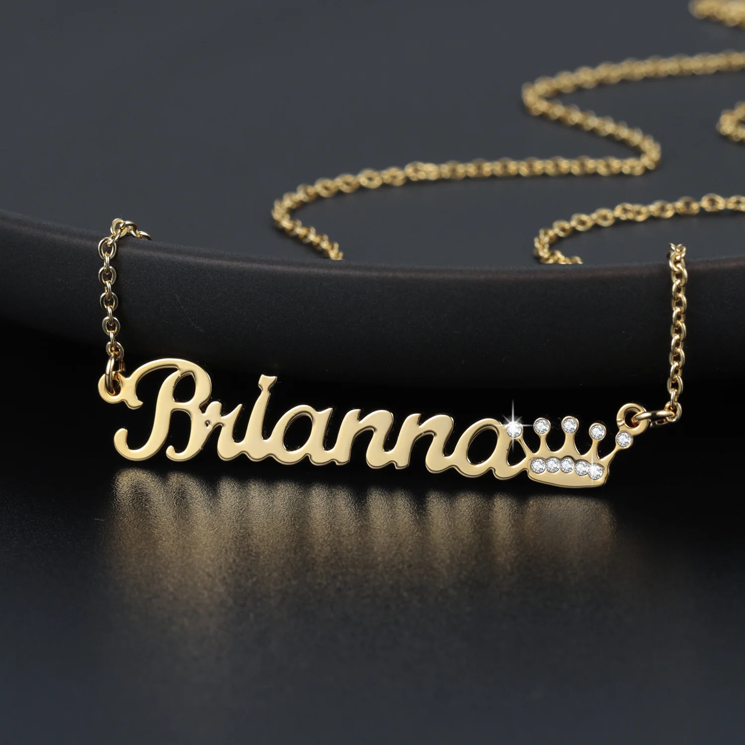 New Custom Personality Name Necklace Iced Out Crown Glittering Name Necklace Stainless Steel Pendant Jewelry for Women Men Gift