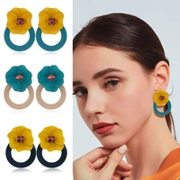simple and stylish personality flower earrings female earrings jewelry metal geometric hanging dangle earring