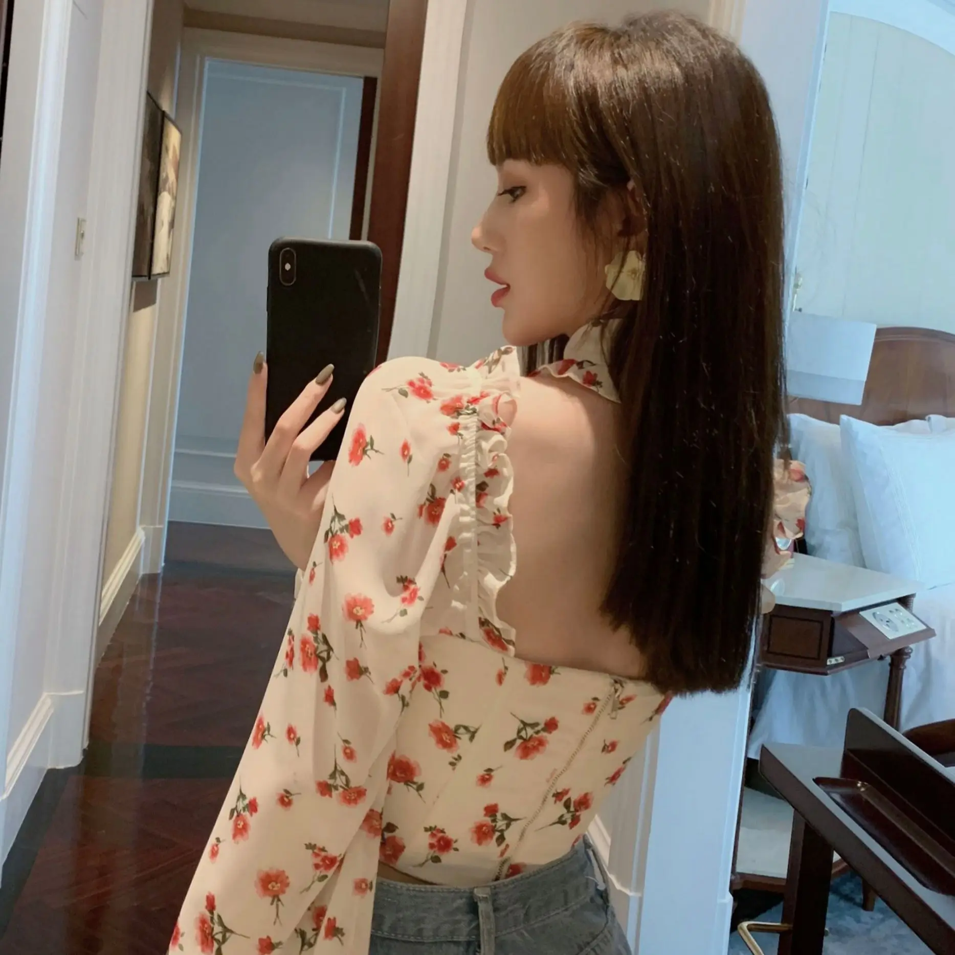 

Chiffon printed women's spring and summer 2021 new design sense casual waist sexy short long-sleeved shirt