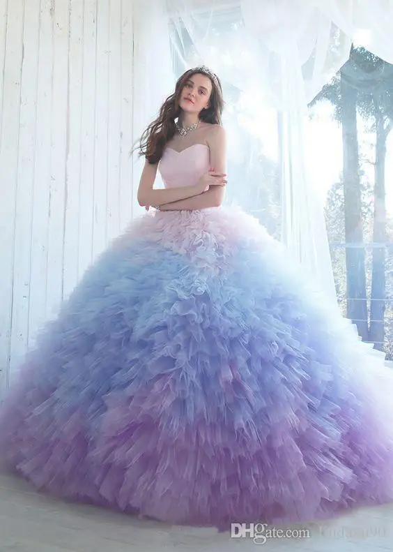 

2021 Ombre Ball Gown Quinceanera Dresses Sweetheart Neckline Prom Gowns Chapel Length Tulle Ruffled Sweet 16 Dress Vestidos 15