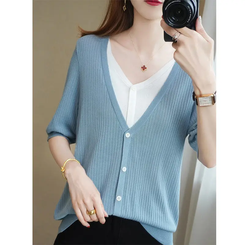 

New short sleeve women's loose and versatile T-shirt V-neck top in spring and summer 2021