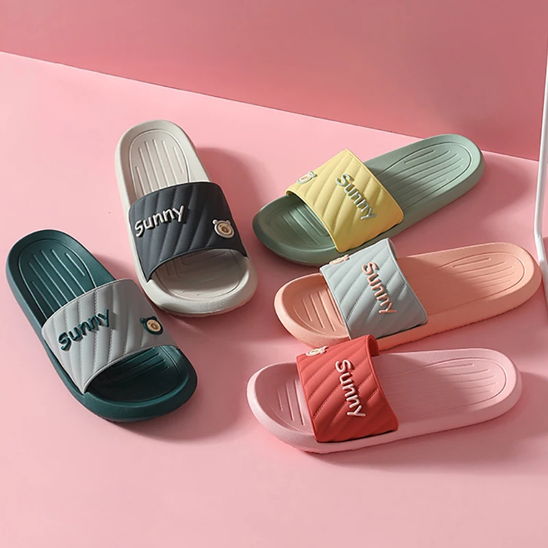 

Wholesale Summer Women Slippers Non-slip Indoor Flip Flops Cute Open Toe Slides Beach Soft Platform Sandals EVA Man Slippers