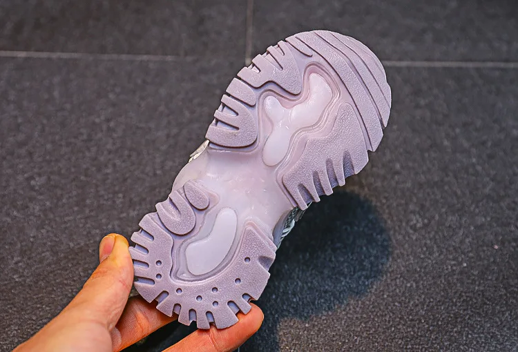 

2021 Spring Children's Shoes New Kids Sports Shoes Light LED Breathable Boys Girls Running Shoes Fashion Sneakers