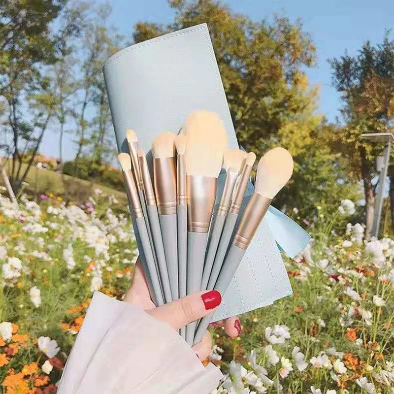 

10pcs Mini Matte Makeup Brushes Set Wooden Handle Eyeshadow Eyebrow Foundation Blush Loose powder Lips Face Makeup Tools