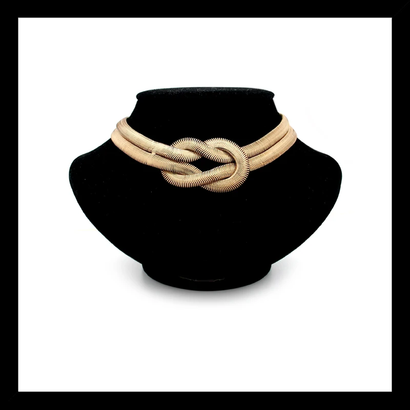 

Gold Color Statement Short Choker Necklace for Women Female Punk Hip Hop Street Gold Choker Snake Chains Necklace Jewelry Gifts