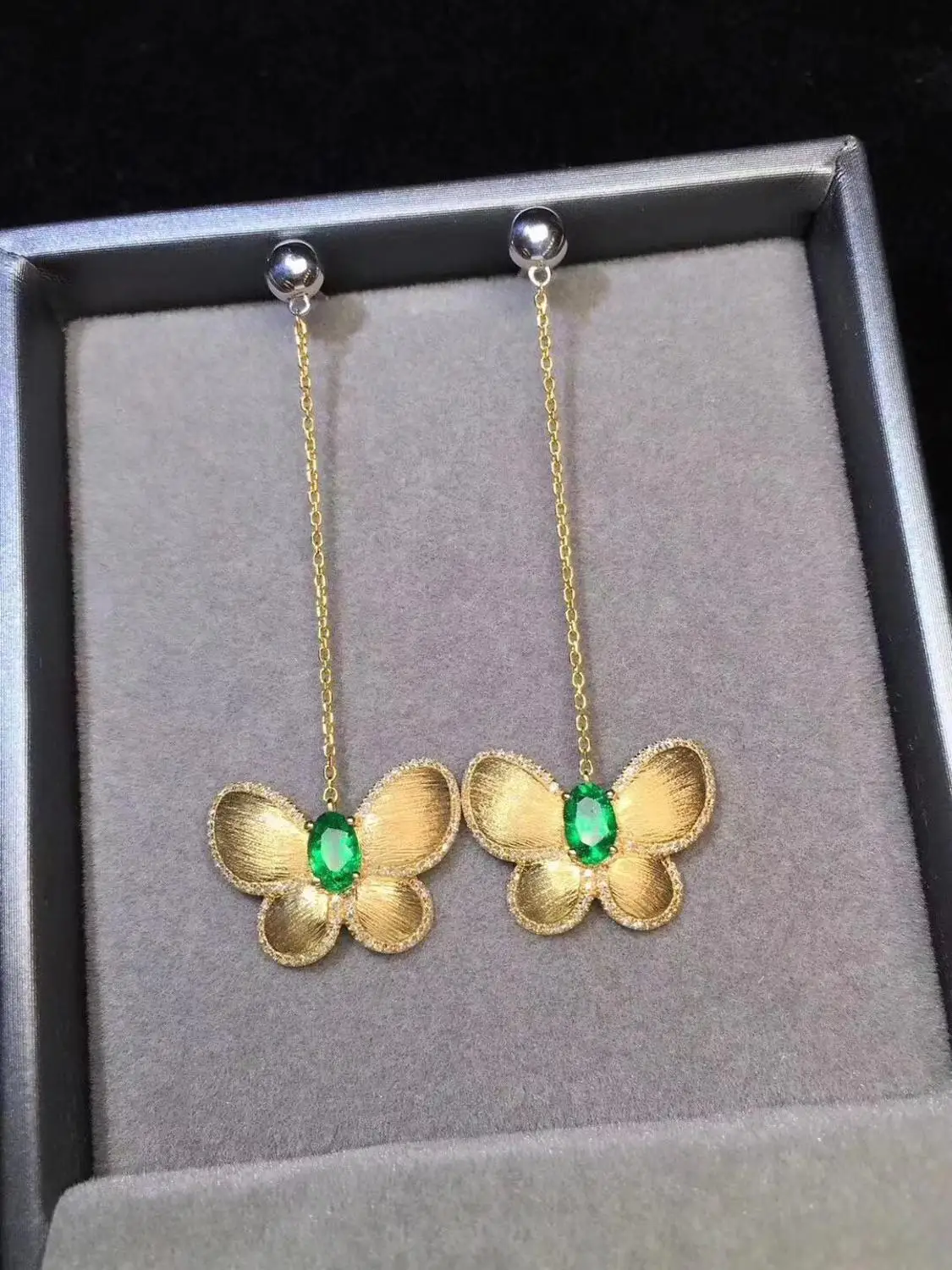 

SHILOVEM 925 sterling silver Natural Emerald stud earrings classic fine Jewelry women wedding wholesale 4*5mm jce0405811agml