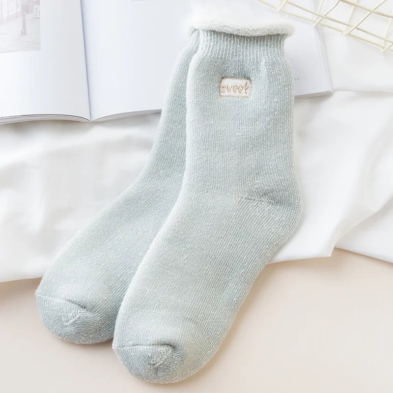green socks Helisopus новые осенние зимние толстые теплые носки Женские однотонные кавайные рождественские носки коралловые бархатные Пушистые Носки - Цвет: green socks