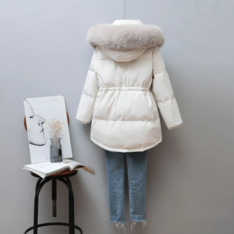 Куртка на 90% пуху белой утки с капюшоном натуральным мехом | Женская одежда