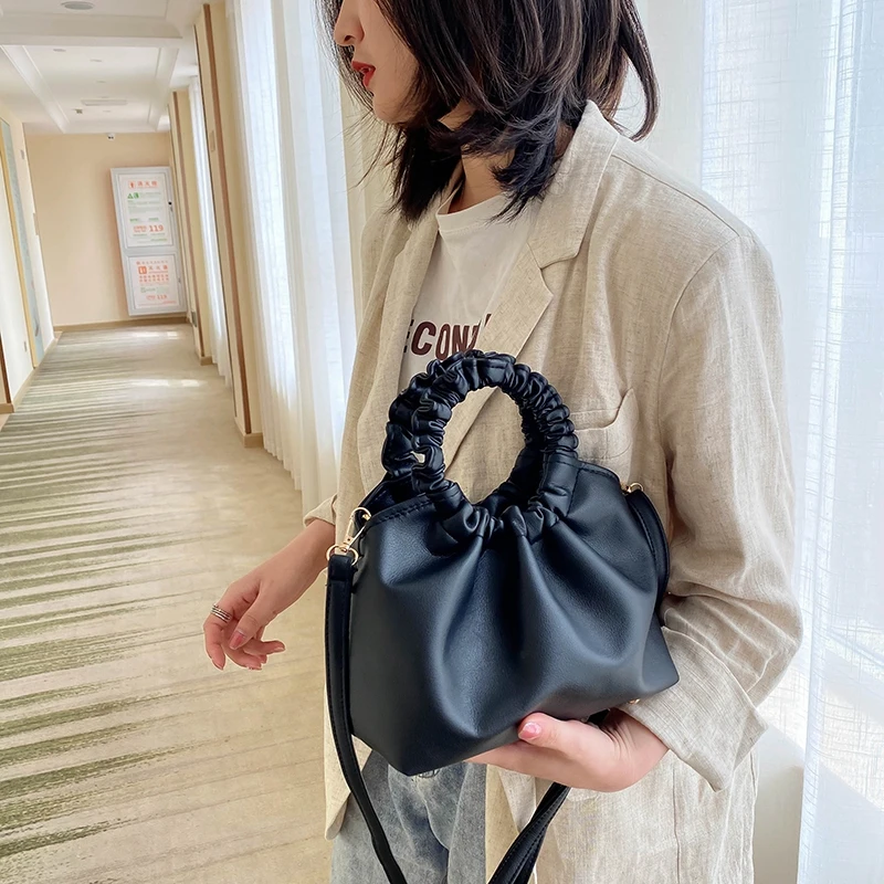 

Women Handbag Shoulder Bags Commuter Style Classic Party Creativity Cute Wrist Bag Crossbody Bag Wholesale Fashion Accessories