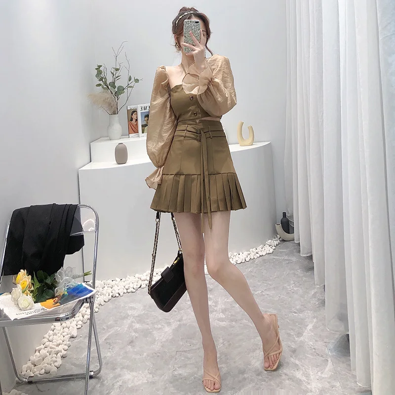 

Korejepo Women 2 Piece Set 2021 Summer New French Retro Temperament Strap Square Collar Flare Sleeve Top Pleated Skirt Female