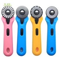45mm plastic handle roller cutterdiy sewing quilting toolsmanual rotation cutting knife for paper cloth leather fabric