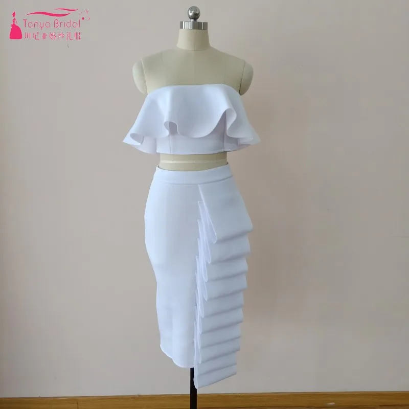 Белое коктейльное платье Таня облегающее без бретелек длиной ниже колена из