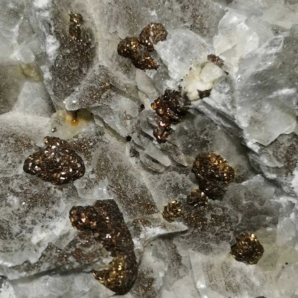 

131g B4-2 Natural Calcite Pyrite Mineral Crystal Specimen Rock Collection Decoration from Hunan Province, China
