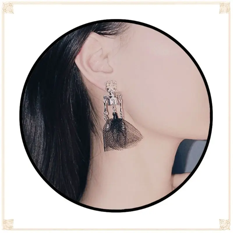 

Gothic Punk Wedding Couple Skull Earrings Black Dress Crown King Queen Asymmetric Skull Drop Earrings Skull Jewelry E56A