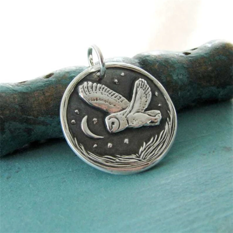 

Creative Retro Style Simple Moon Star Owl Embossed Pendant Necklace Lady Necklace Exquisite Jewelry Accessories Best Gift Girl