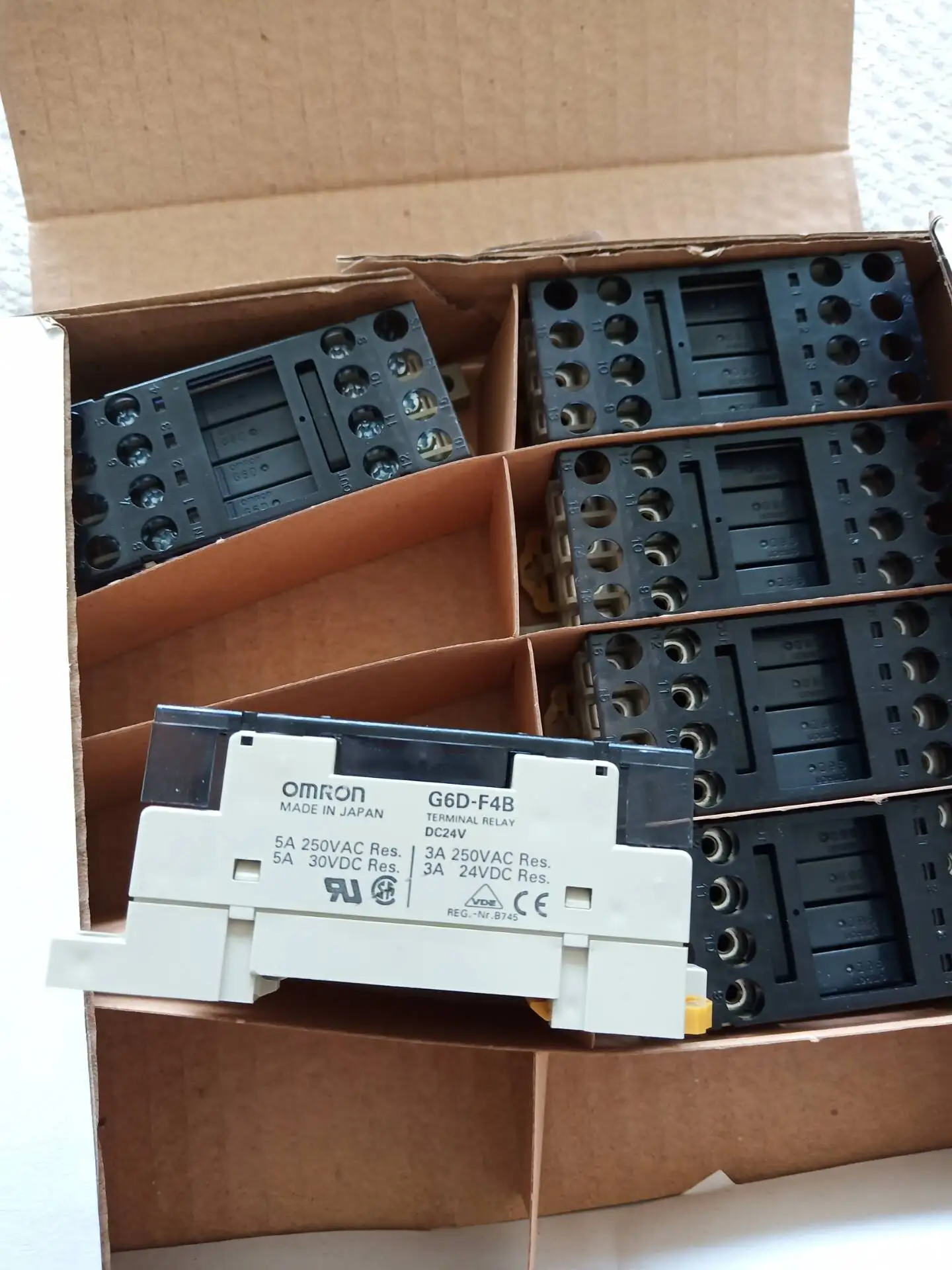 G6D F4B DC24V терминал релейный разъём 24VDC 5A w/(4 шт.) 1A ASI 24VDC|Реле| |