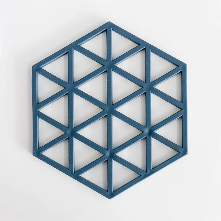 1 шт. силиконовый обеденный стол Подставка под столовые приборы кухонные аксессуары коврик чашка бар кружка мультфильм животное сова Тоторо Миньоны питье колодки - Цвет: blue triangle