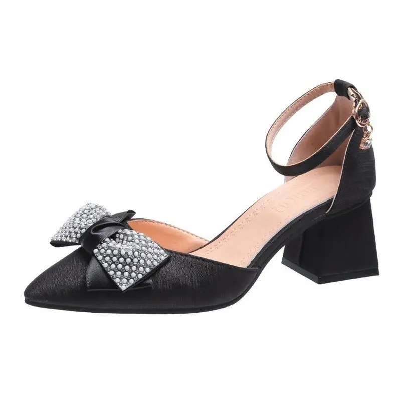 

2021 Fashion sandals with summer All-match comfortable Rhinestone sandals pointed bow shoes Women's summer footwear