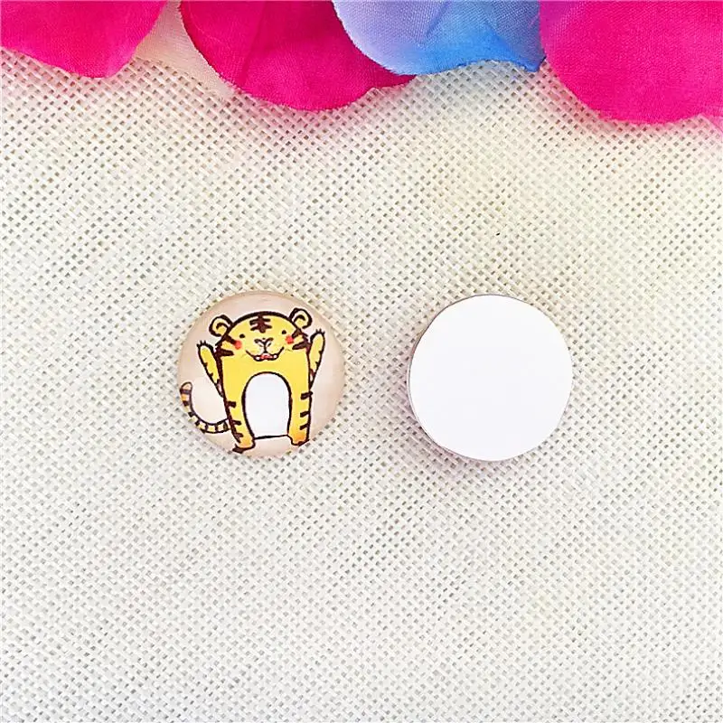 

Random Mix 10 Pcs Cartoon Chinese Zodiac Pattern Round Glass Cabochon Necklace DIY Glass Patch Dome Flat Back Jewelry Findings
