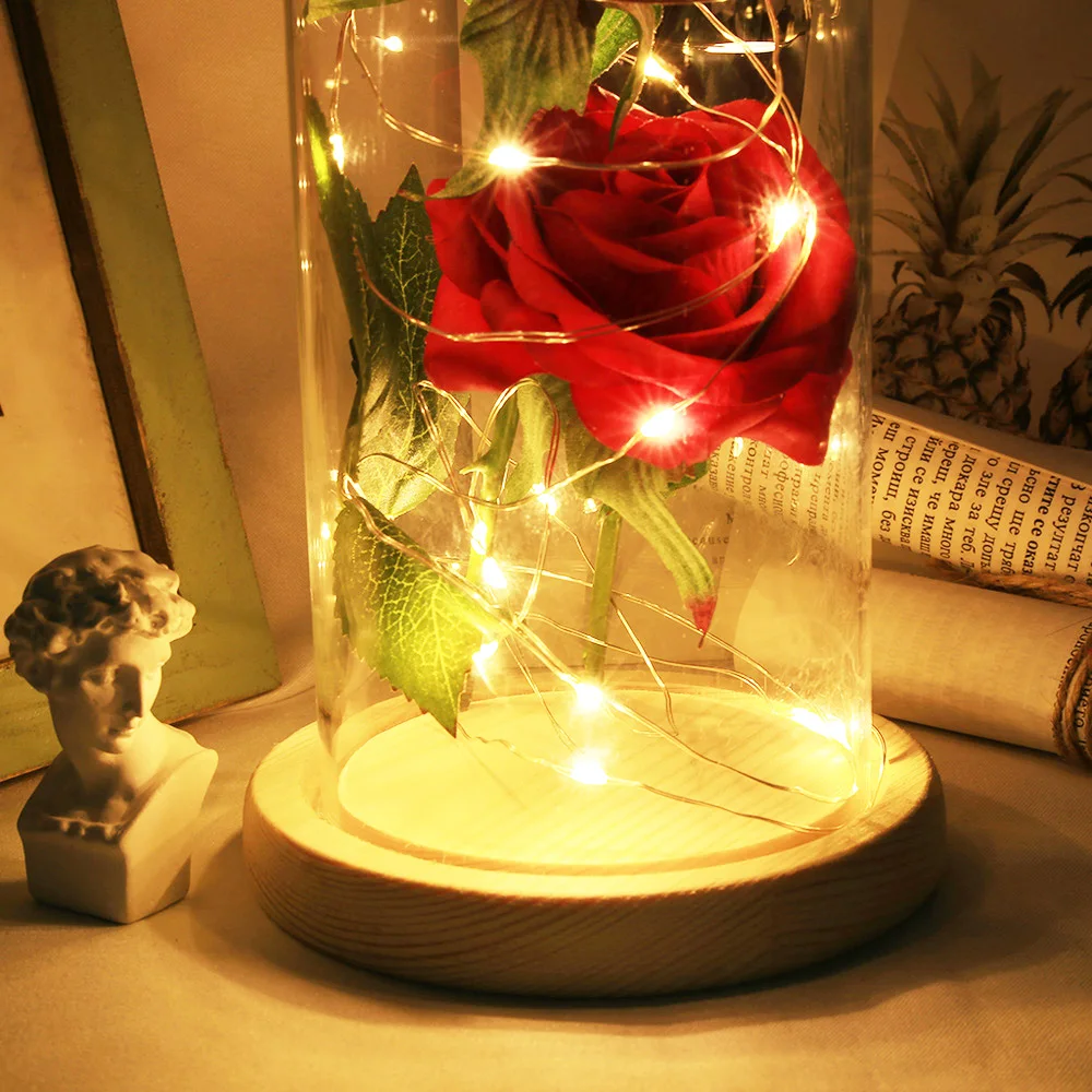 Светодиодсветильник ка в стеклянном куполе на деревянной подставке украшение