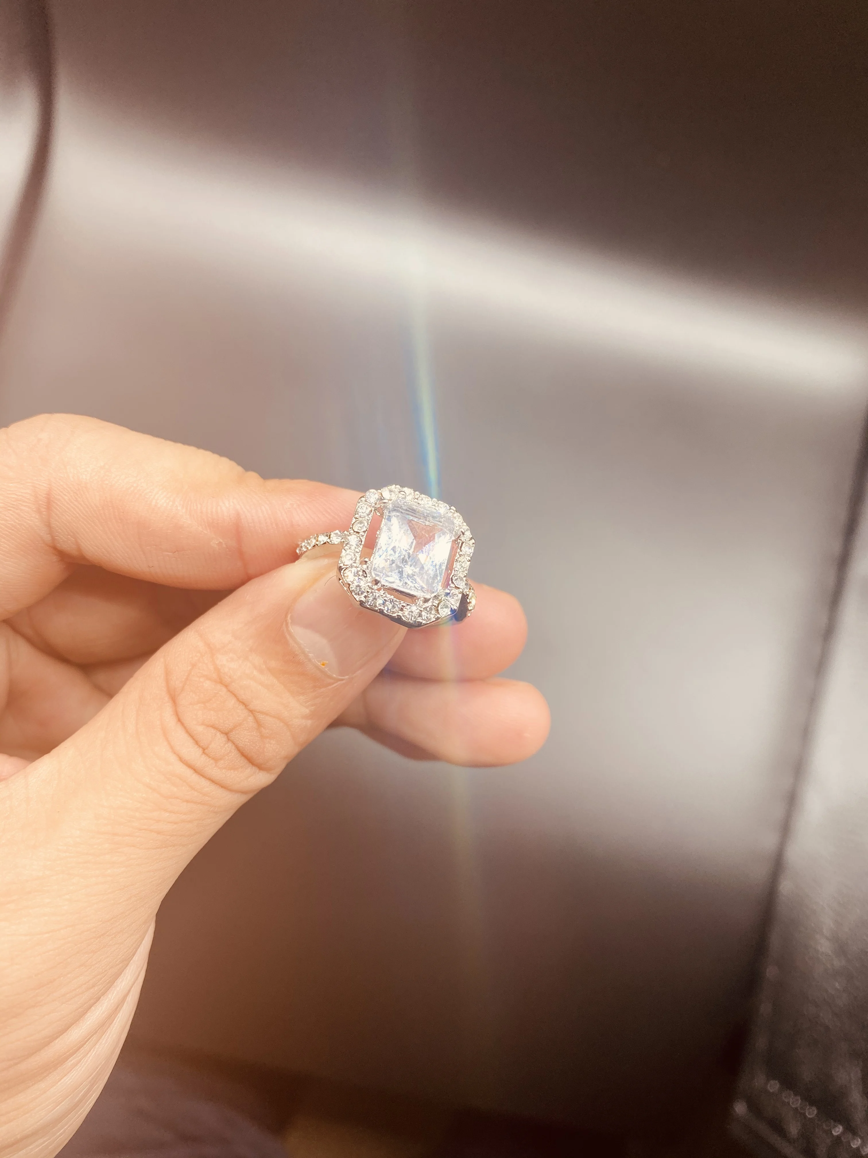 Модный дизайн лидер продаж кольца серебряного цвета с белым квадратным фианитом