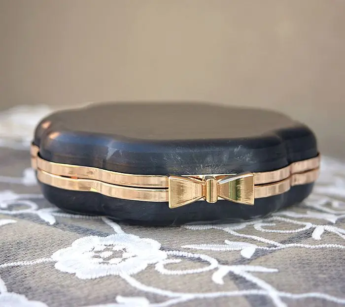 Металлическая оправа круглая для кошелька Серебристая или золотистая с черным