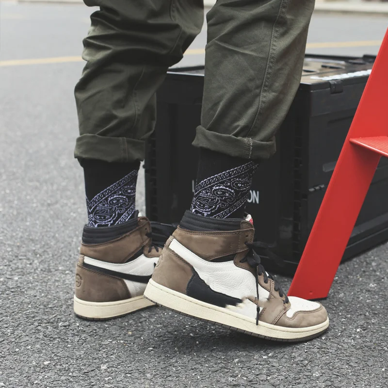 

Black White Cashew flowers Cotton Funny Flower Socks Black Hiphop Pop Top Street Skate Fashion rap Skateboard Youth sock