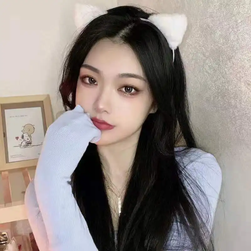 С украшением в виде кошачьих ушек головной убор для косплея медвежьими ушками