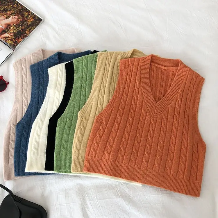 Женский трикотажный жилет в рубчик с V-образным вырезом | Женская одежда