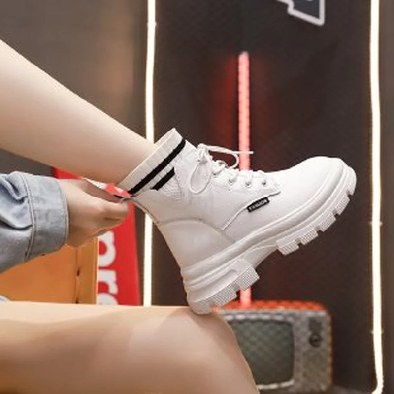 

Women's Black Platform Ankle Boots 2021 Winter New Ladies British Style Booties Women Fashion Lace Up Martin Boots Botas Mujer