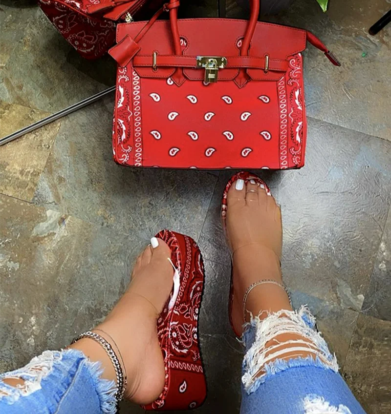 

2021 New Flat High-heeled Slippers Summer New Graffiti Printing Thick-soled Transparent Outdoor Leisure All-match Women Sandals