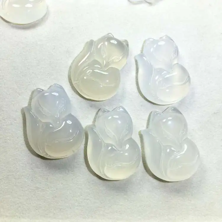 1 шт. Натуральный китайский агат белый халцедон Нефритовая лиса кулон ожерелье