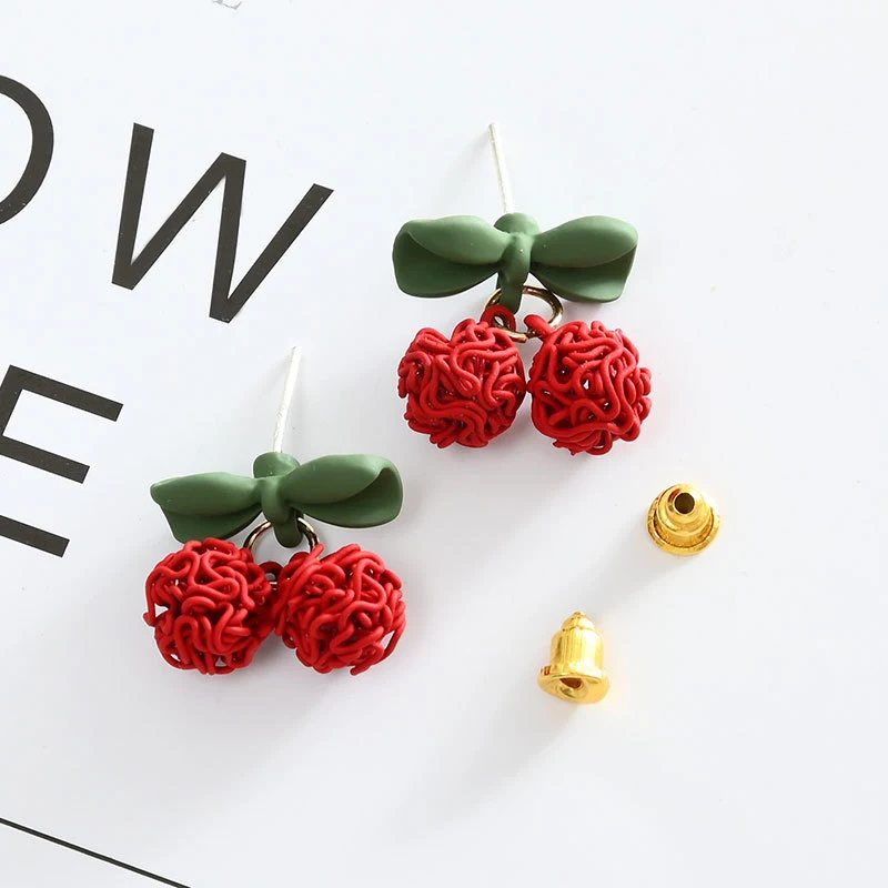 

Новые корейские модные красные вишневые Висячие серьги для женщин и девушек милые кавайные полые витые линии в виде фруктов искусственные ...