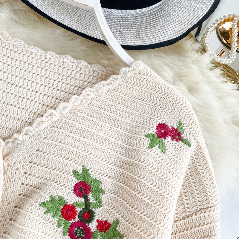 Вязаный кардиган с цветочной вышивкой короткий укороченный топ свитер женские