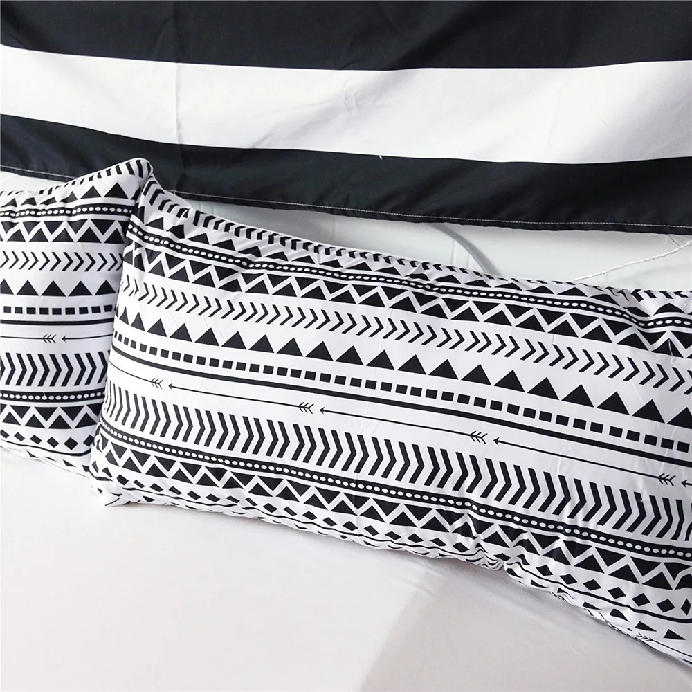 Новинка пододеяльник с треугольными полосками черного и белого цветов