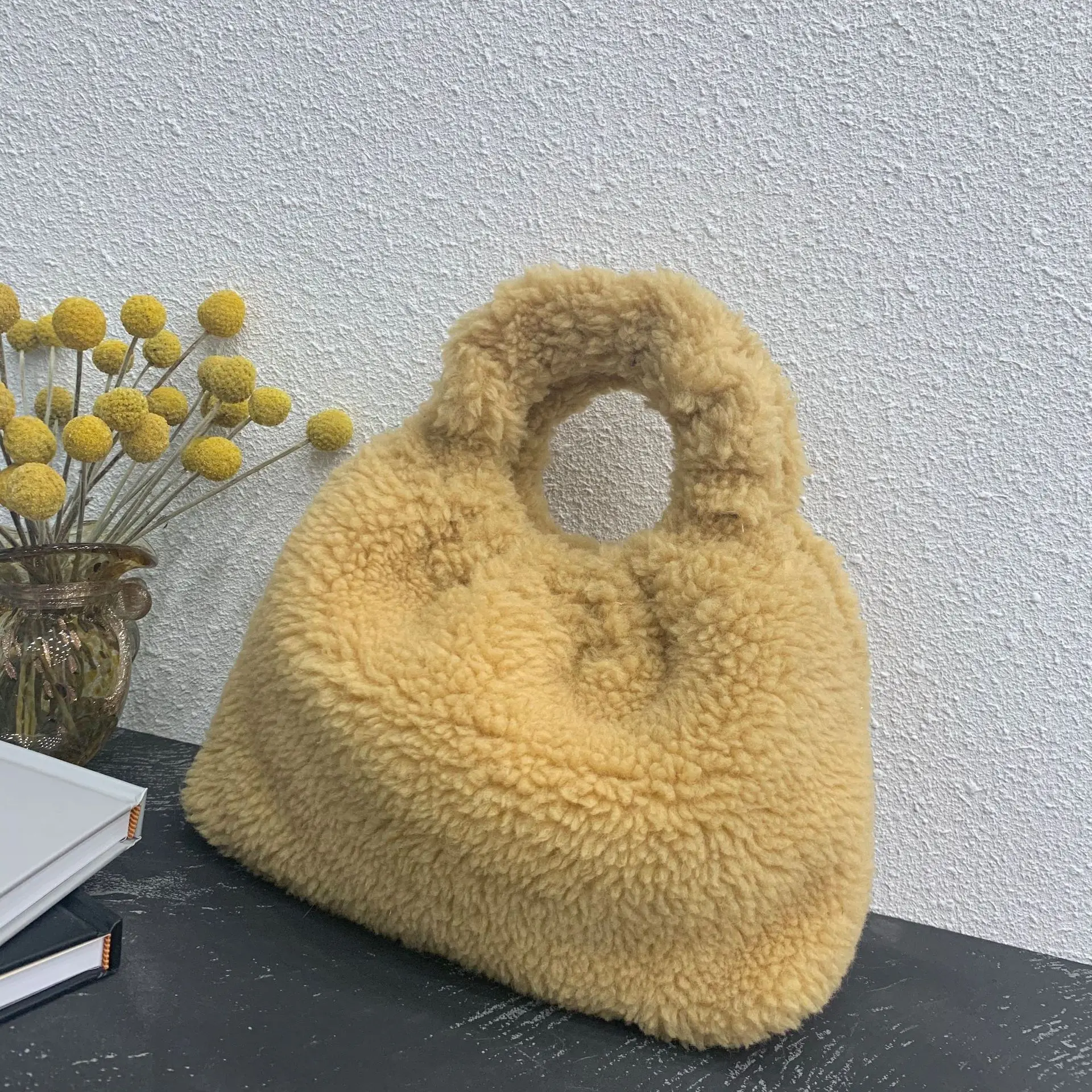 

Fashion Style Artificial Lamb Wool Ladies Handbags Winter Plush Fluffy Faux Fur Women Shoulder Bag Female Chain Messenger Bags