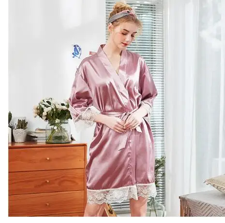 Шелковое атласное короткое однотонное кимоно пикантный кружевной банный халат