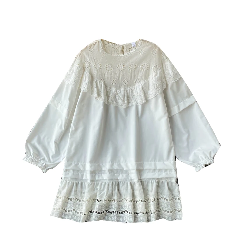 

Spring Retro Blouse Female Round Neck Bubble Sleeve Hollow Grid Hook Flower Blusa Lotus Leaf Stitching Fashion Shirt C701