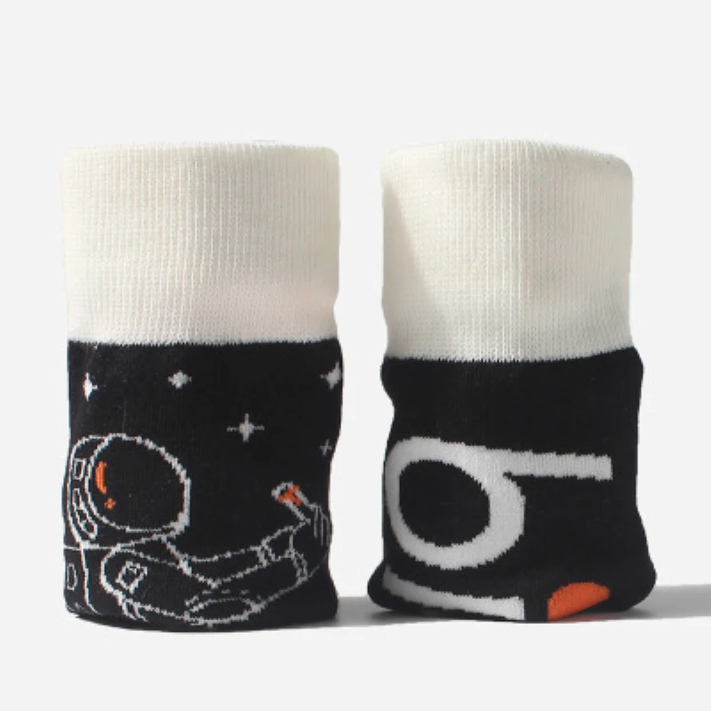 

2020 Funny Cute Cool Socks High School Girls Cotton Crew Socks Colorful Women Harajuku Designer Retro Short Socks