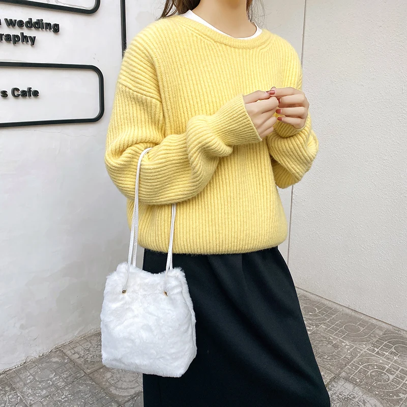 

New Arrival Fashion Women Fall Winter Fleece Shoulder Bag Vintage Magnetic Buttons Plush Bucket Bag Crossbody Phone Purse